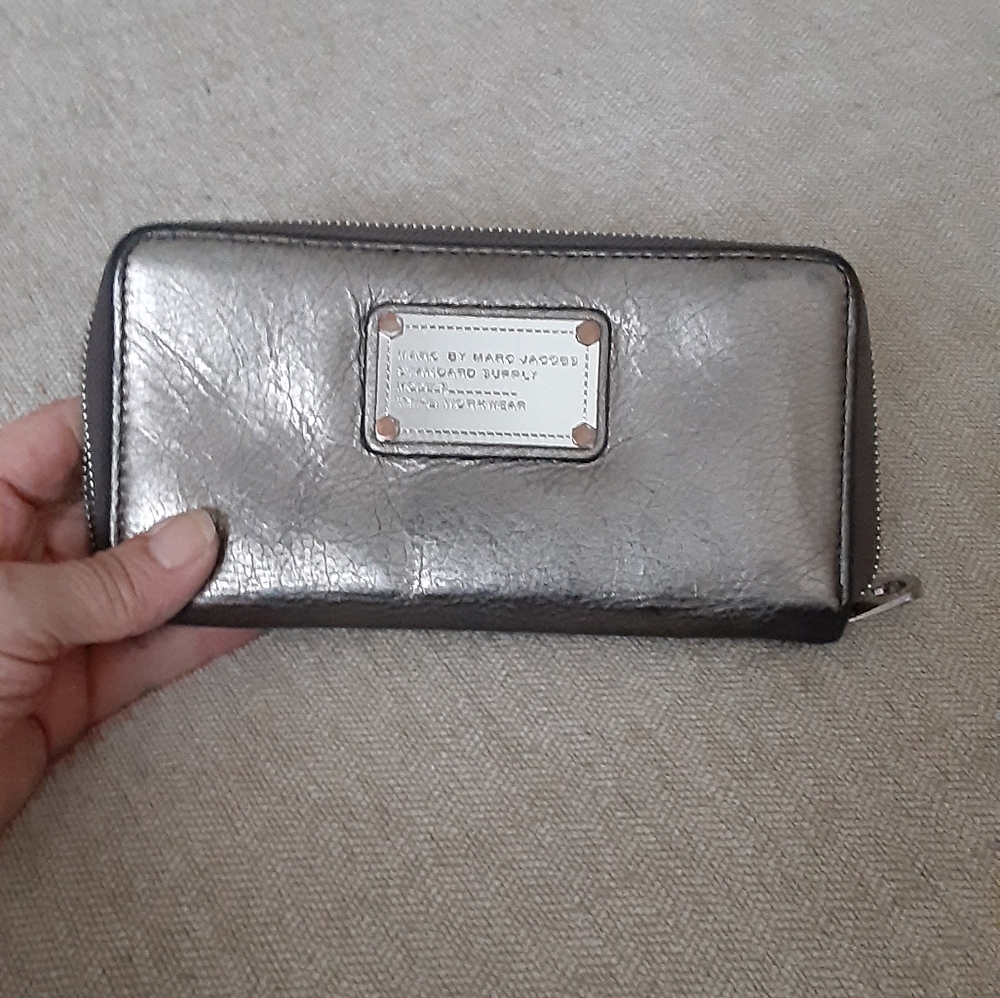 Marc by Marc Jacobs leather zip wallet - Picture 9 of 9